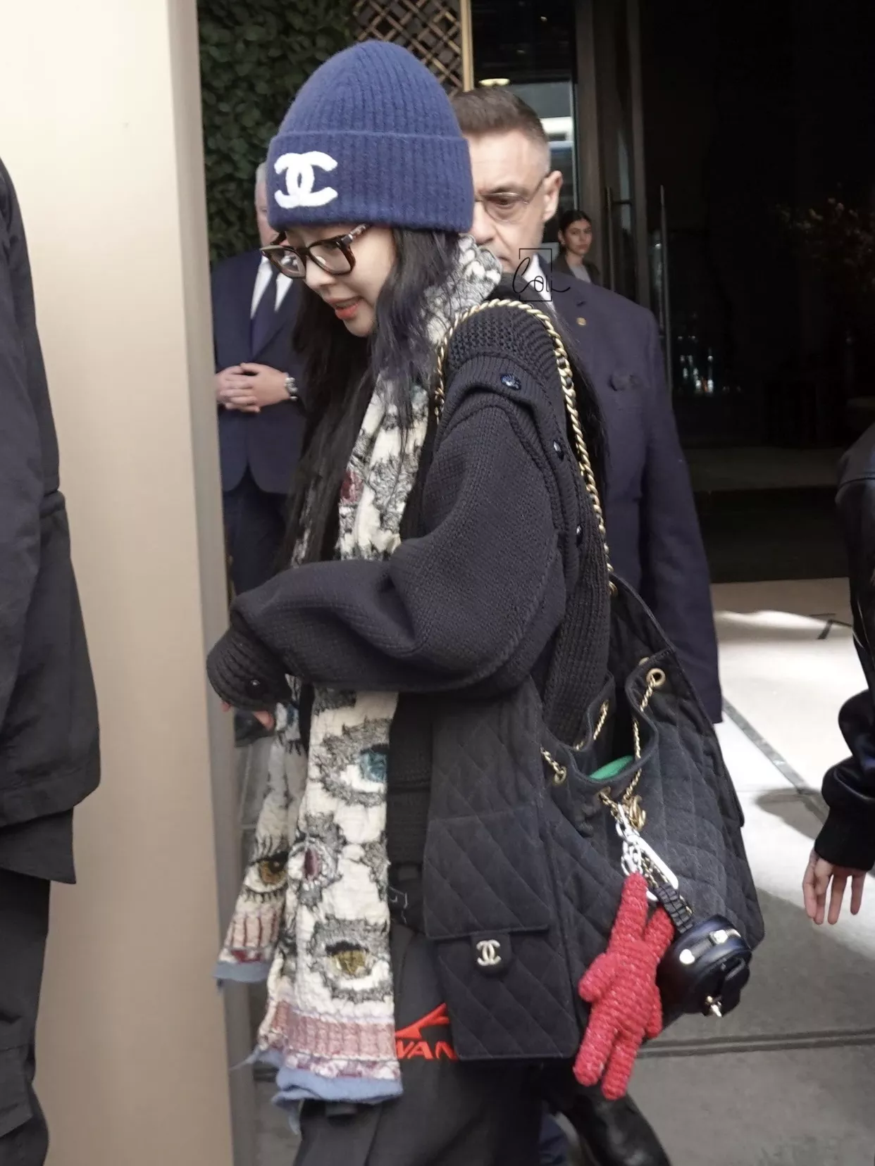 샤넬 워시드 데님 드로스트링 체인 백 상세 이미지 10