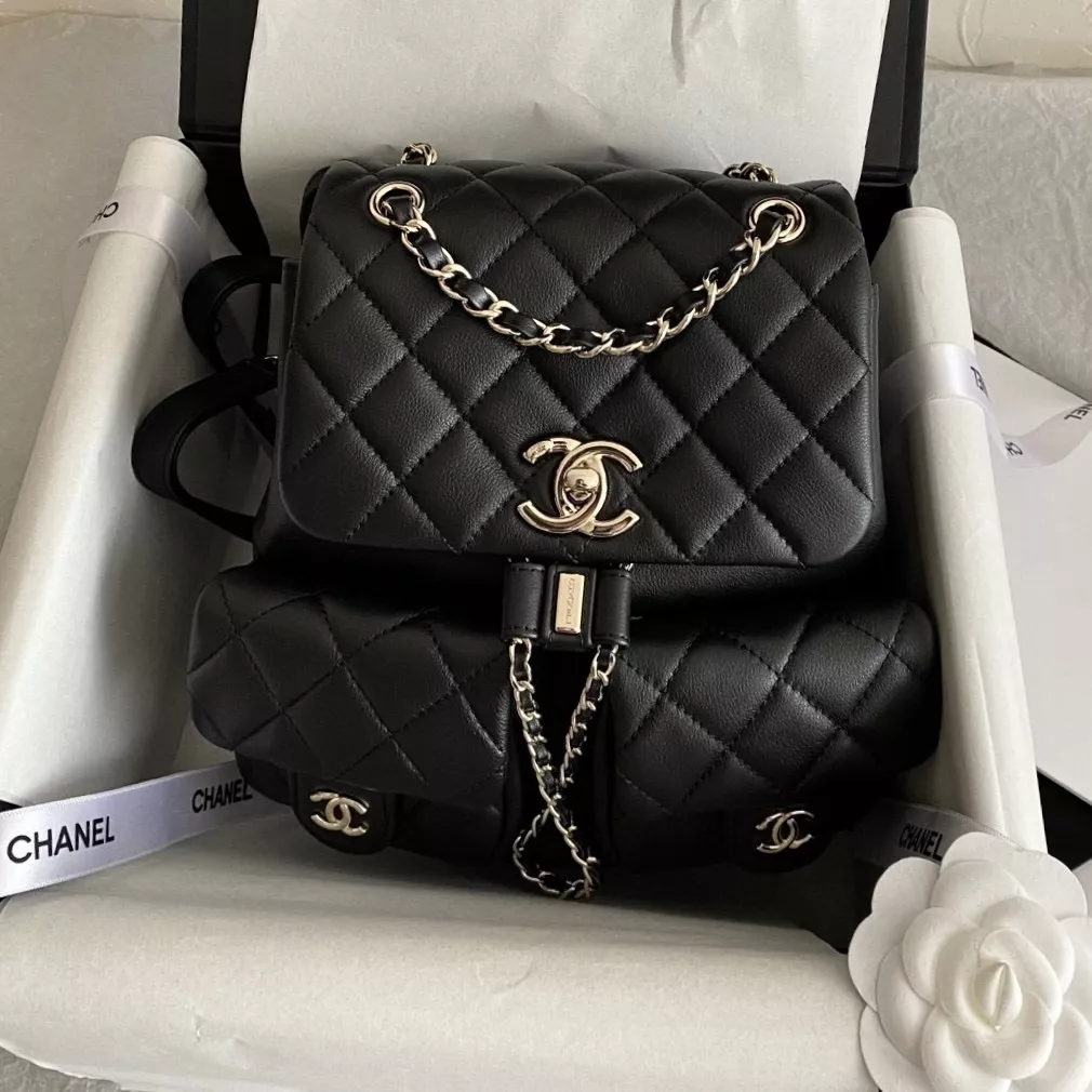 샤넬 퀼팅 로고 포켓 백팩 상세 이미지 9