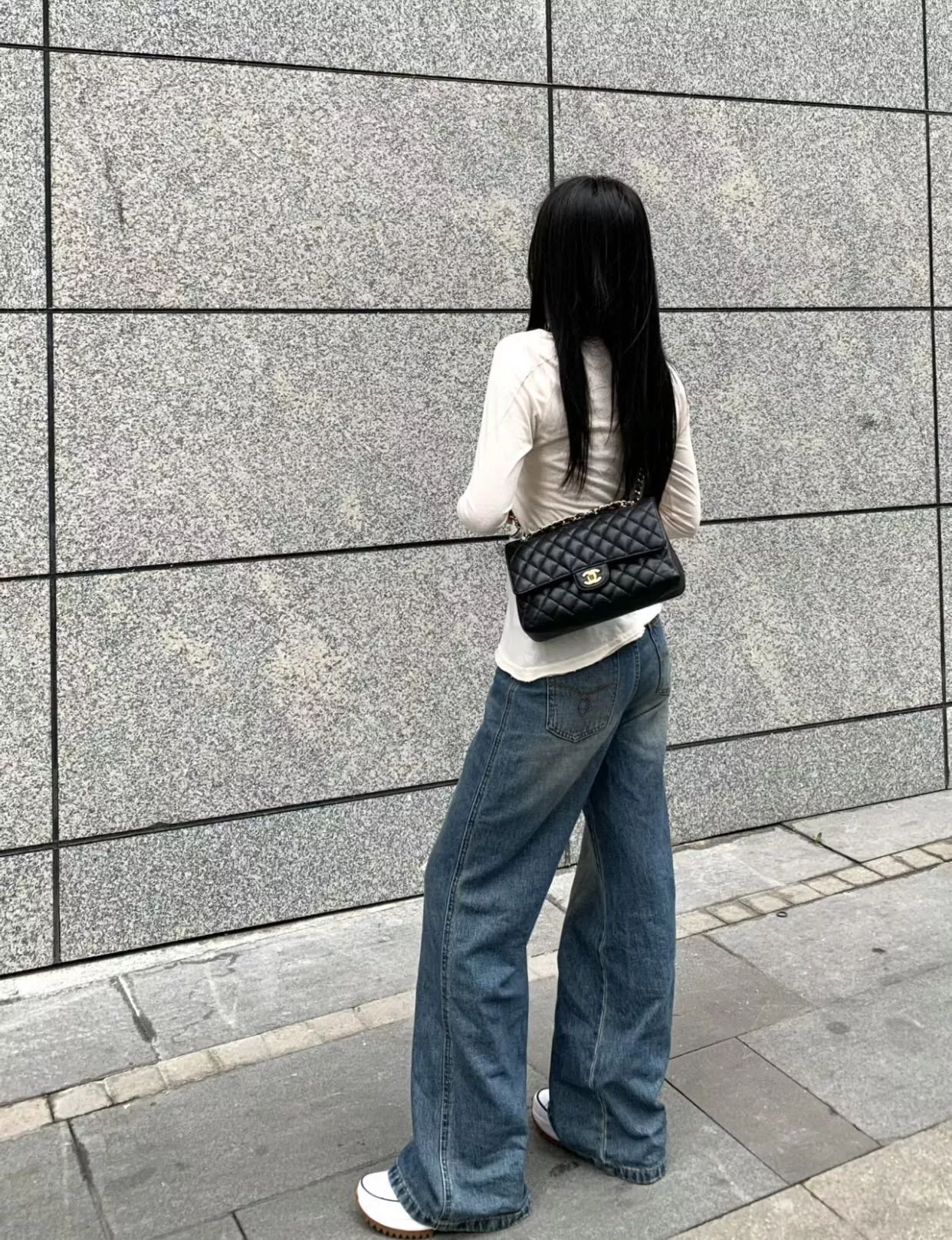 샤넬 클래식 블랙 퀼팅 체인백 상세 이미지 13