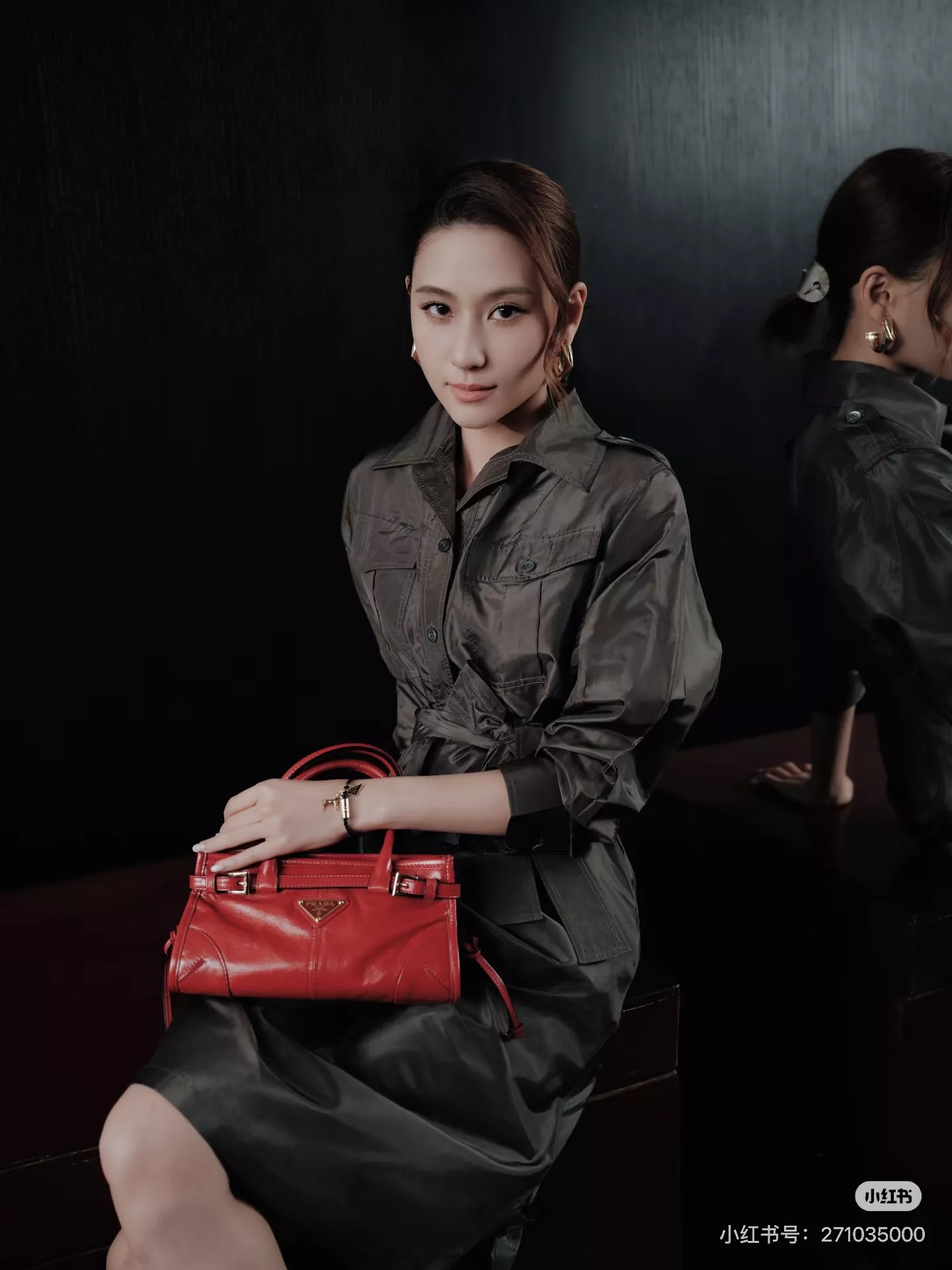 프라다 소프트럭스 미니 핸들 숄더백 상세 이미지 25