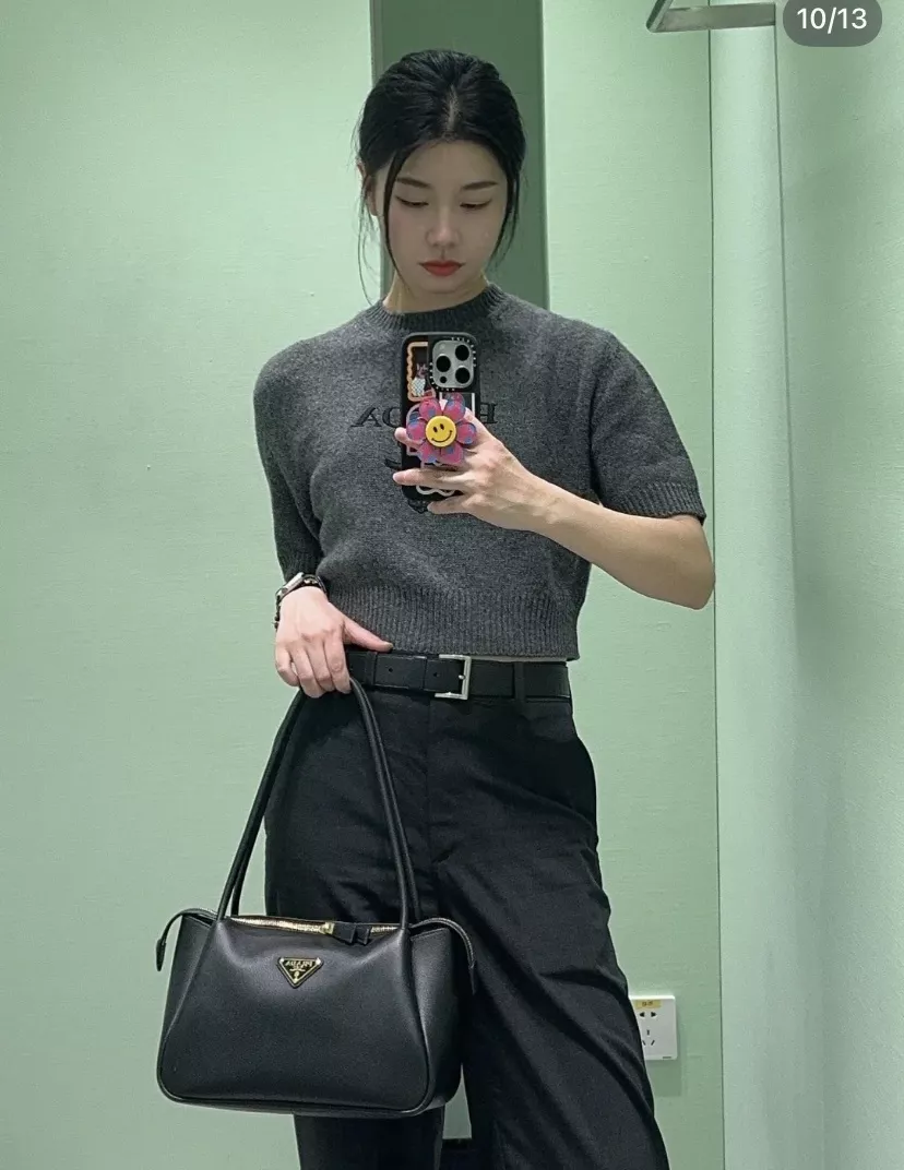 프라다 소프트 카프스킨 숄더 토트백 상세 이미지 15