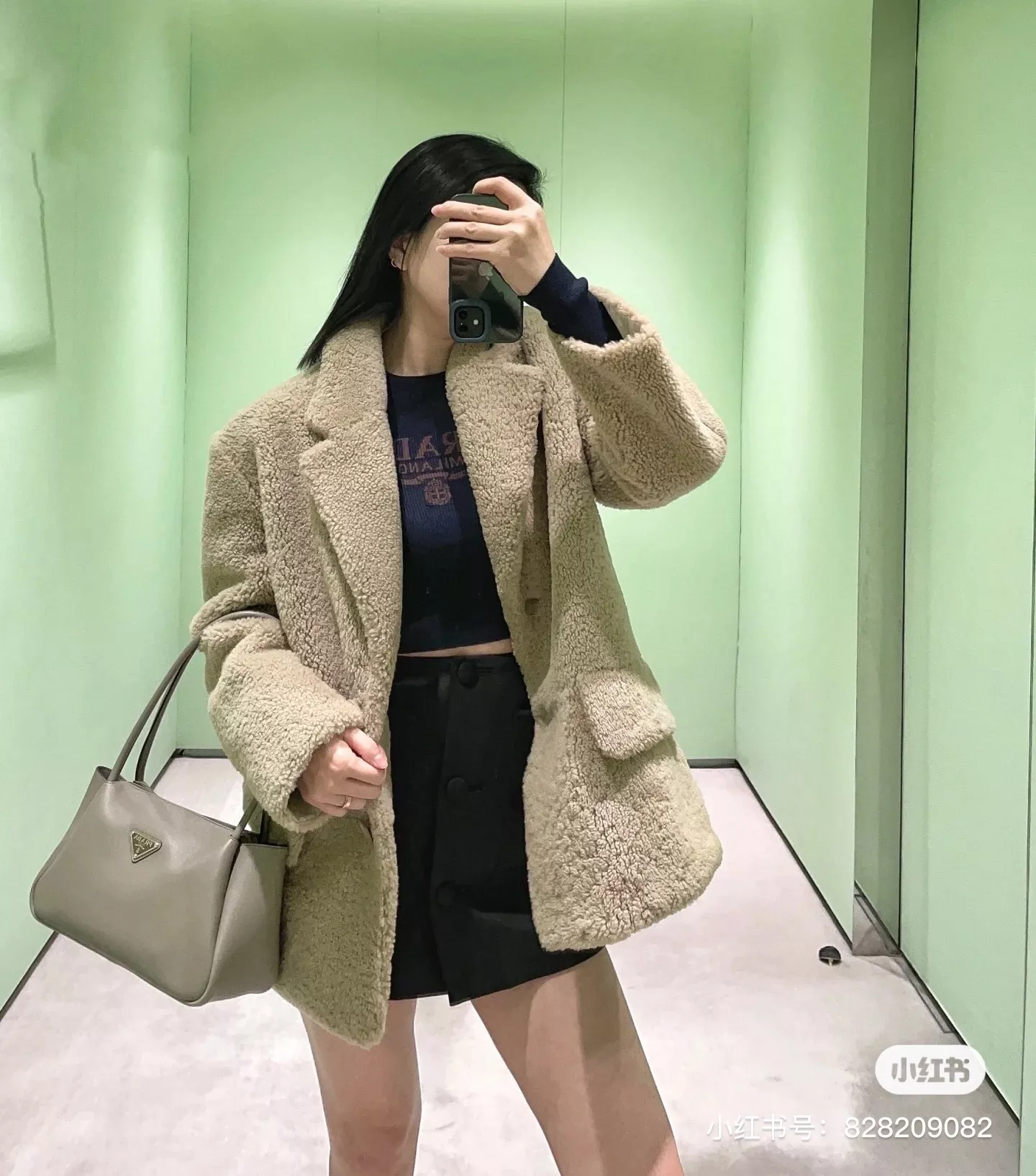 프라다 소프트 카프스킨 숄더백 상세 이미지 13