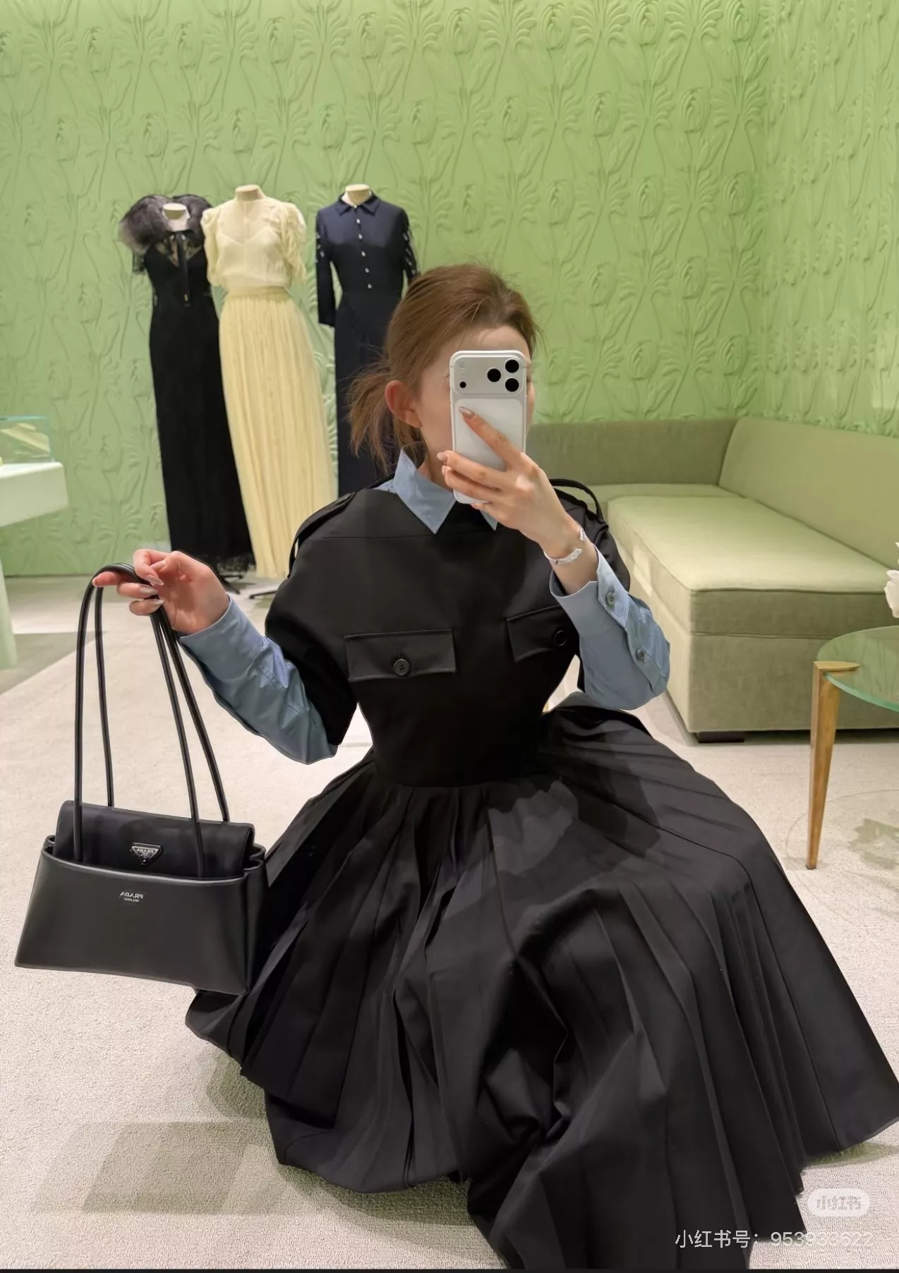 프라다 멀티 포켓 레더 호보백 상세 이미지 28