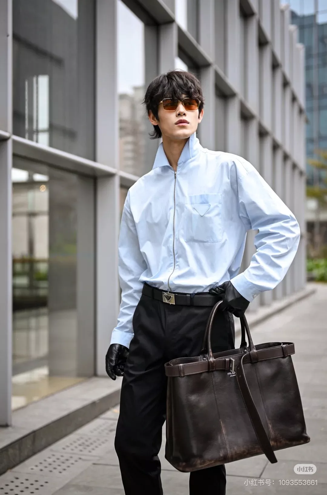 프라다 빈티지 무드 대형 핸드백 상세 이미지 14
