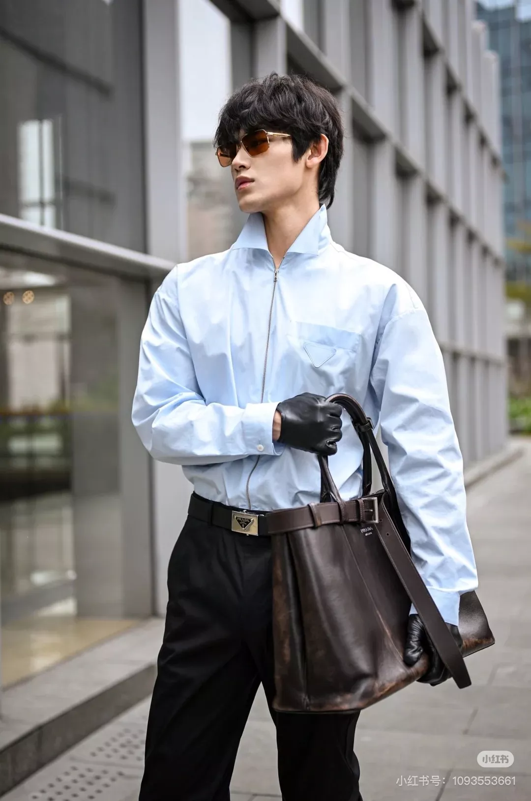 프라다 빈티지 무드 대형 핸드백 상세 이미지 12