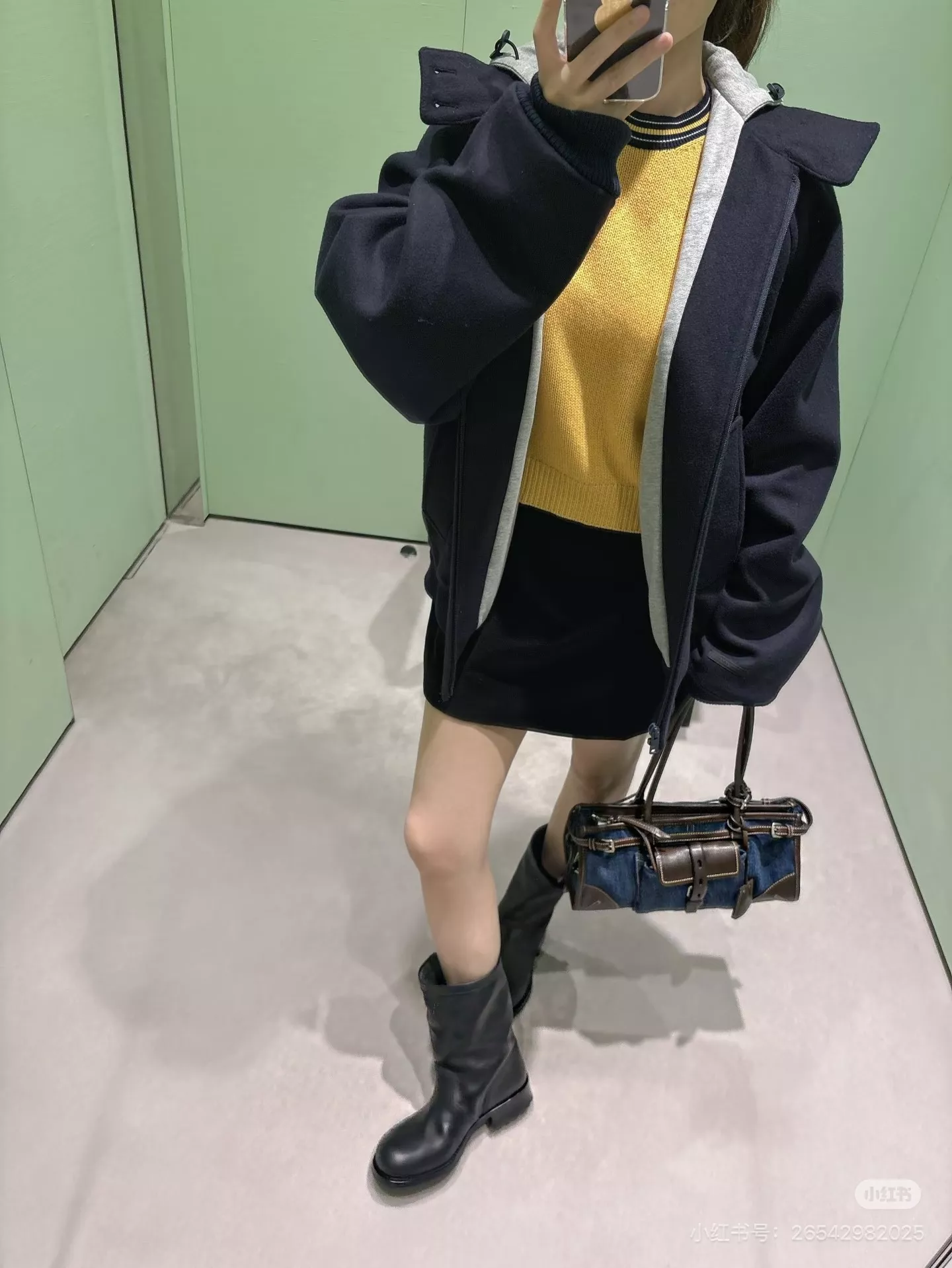 프라다 데님 레더 포켓 핸드백 상세 이미지 11