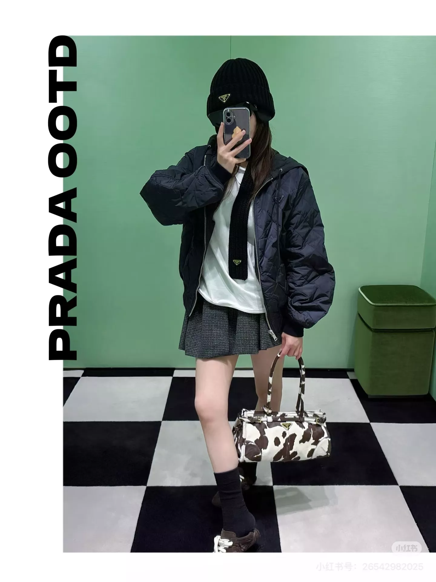 프라다 카우 패턴 핸들 숄더백 상세 이미지 12