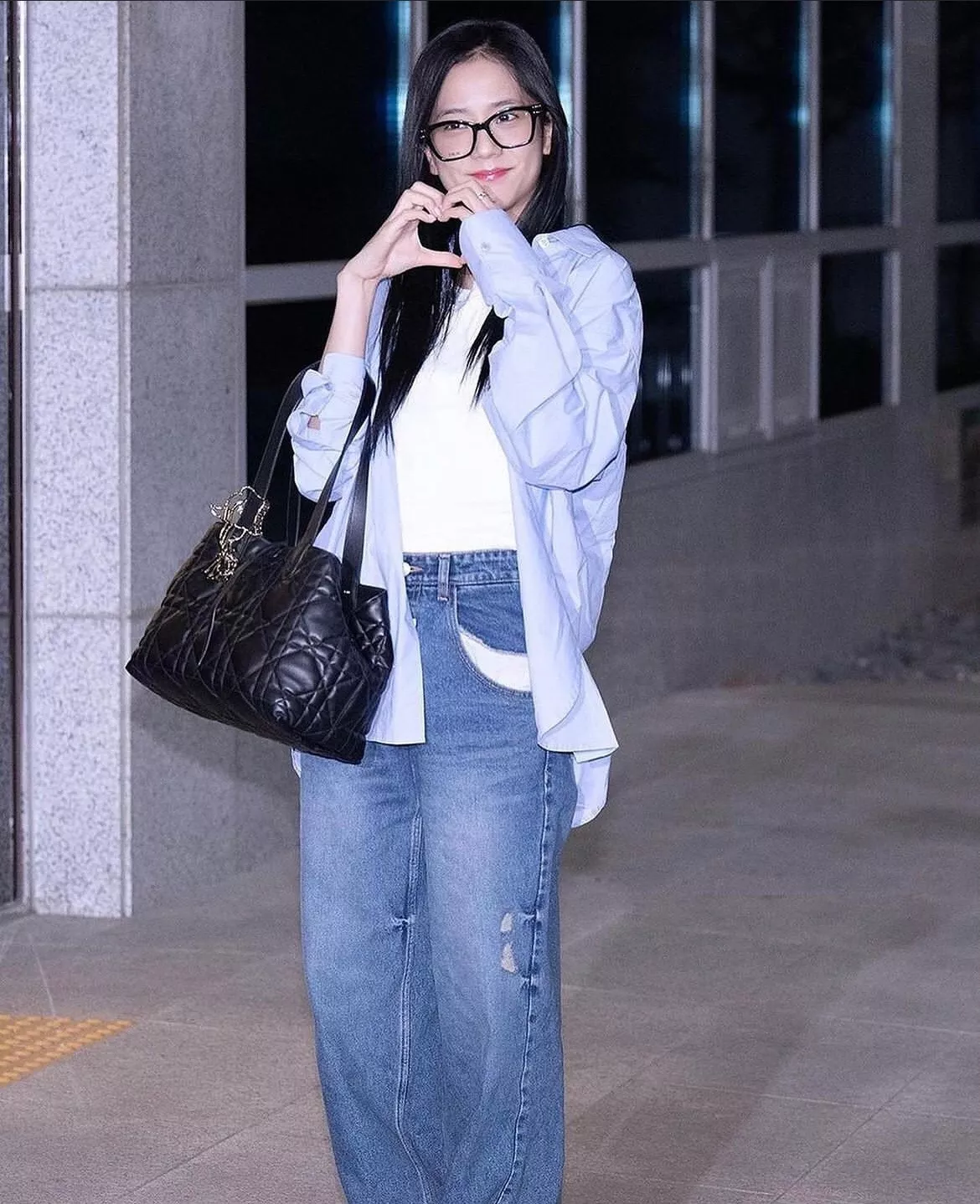 디올 뚜주르 퀼팅 가죽 핸드백 상세 이미지 19