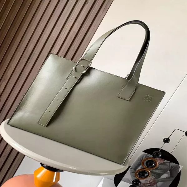 로에베 버클 호리존탈 토트 핸드백