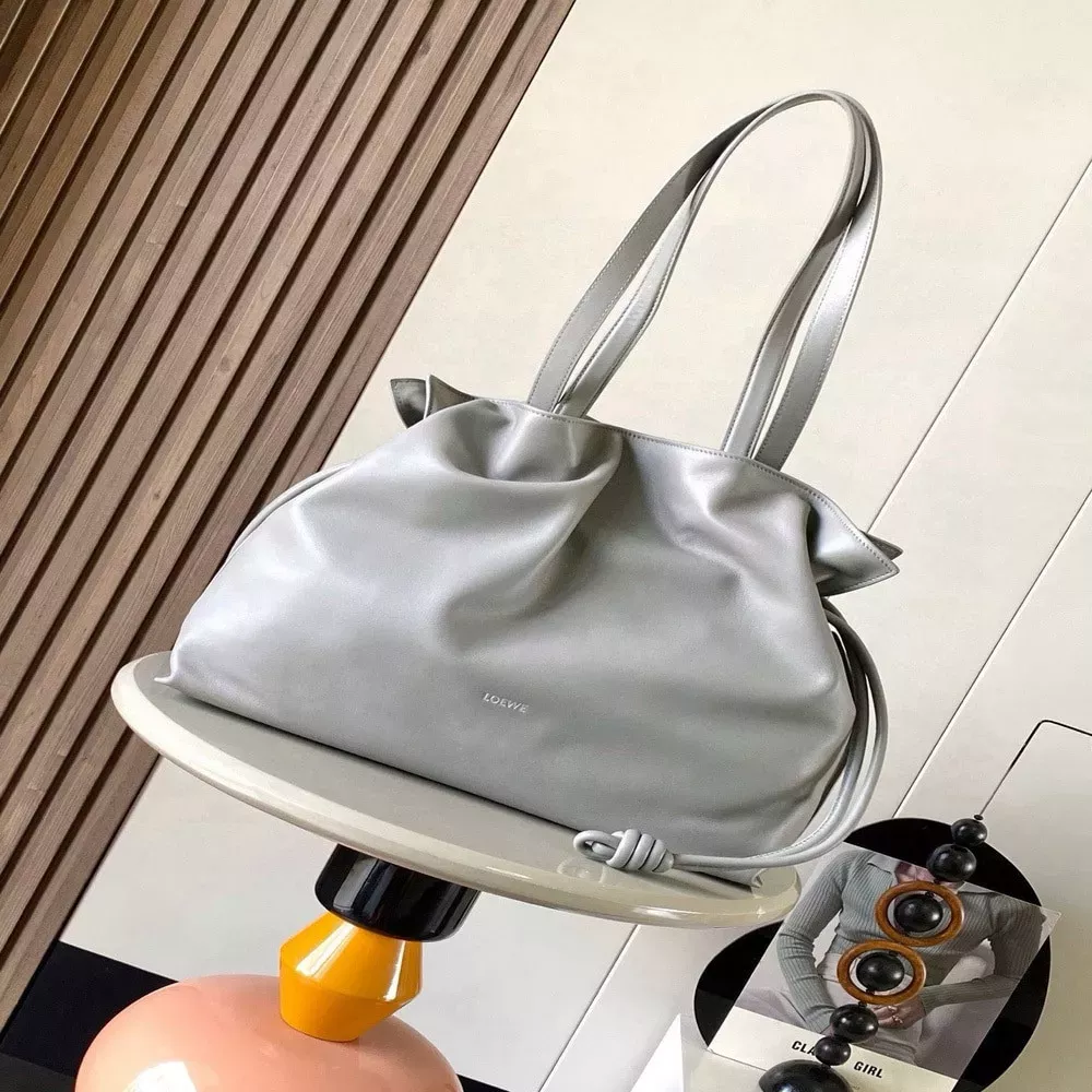 로에베 플라멩코 나파가죽 대형 파우치백