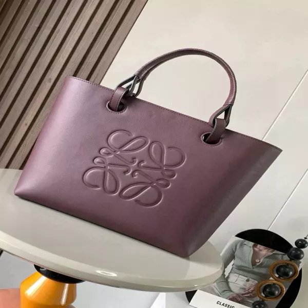 로에베 아나그램 가죽 배색 핸드백