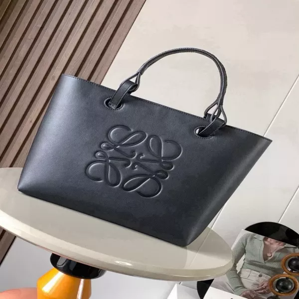 로에베 아나그램 가죽 토트백
