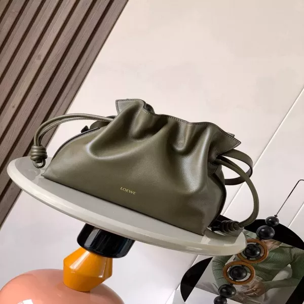 로에베 플라멩코 나파가죽 드로스트링 백