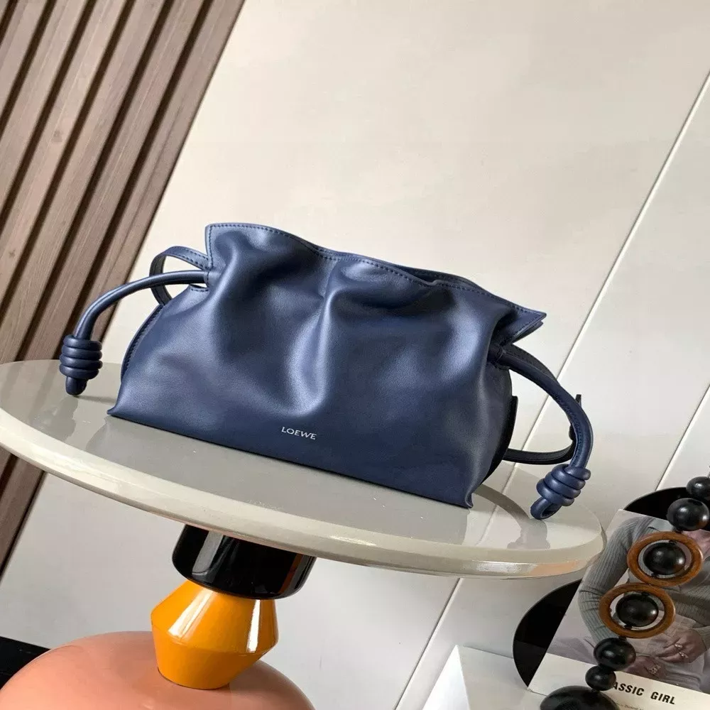 로에베 플라멩코 나파가죽 드로스트링백
