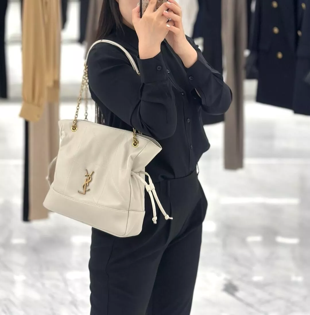 입생로랑 제이미 포숑 복조리 체인 핸드백 상세 이미지 18