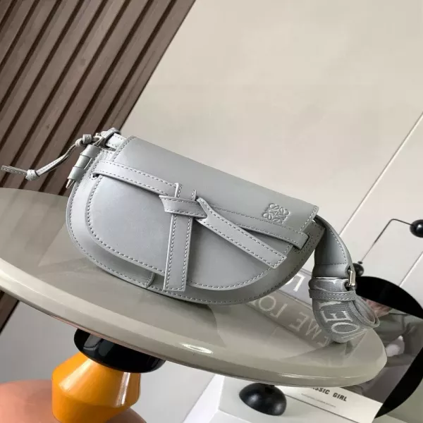 로에베 게이트 듀얼 숄더백