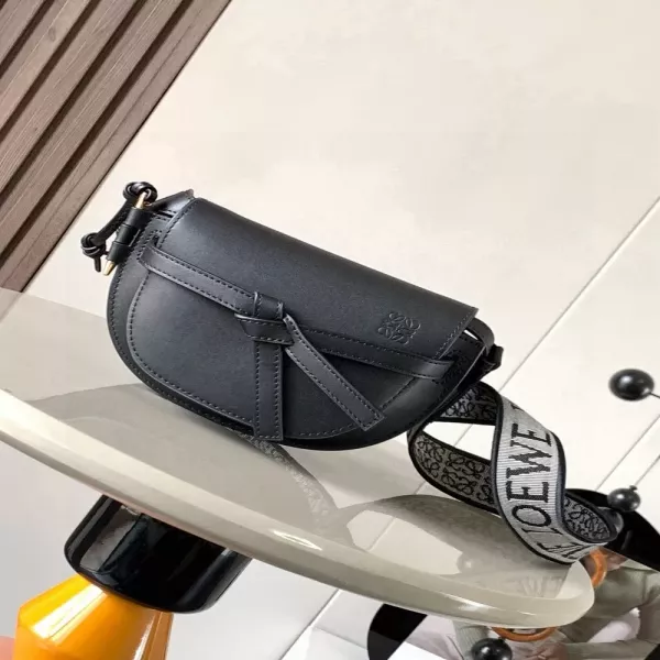 로에베 게이트 듀얼 새들백