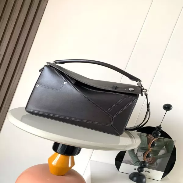 로에베 퍼즐 라지 가죽 핸드백