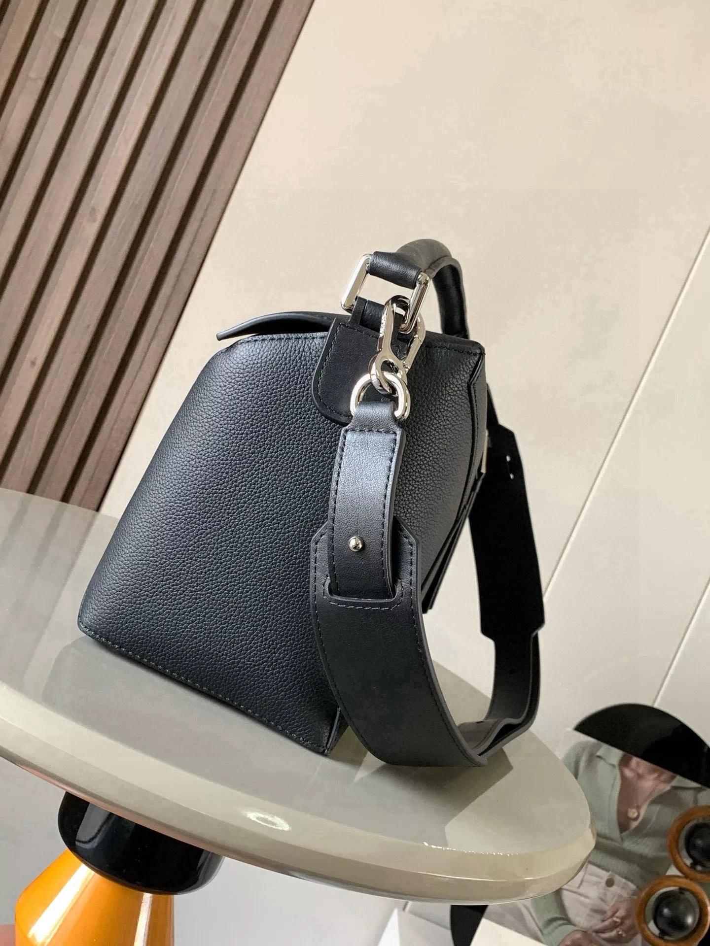 로에베 퍼즐 기하학 핸드백 상세 이미지 2