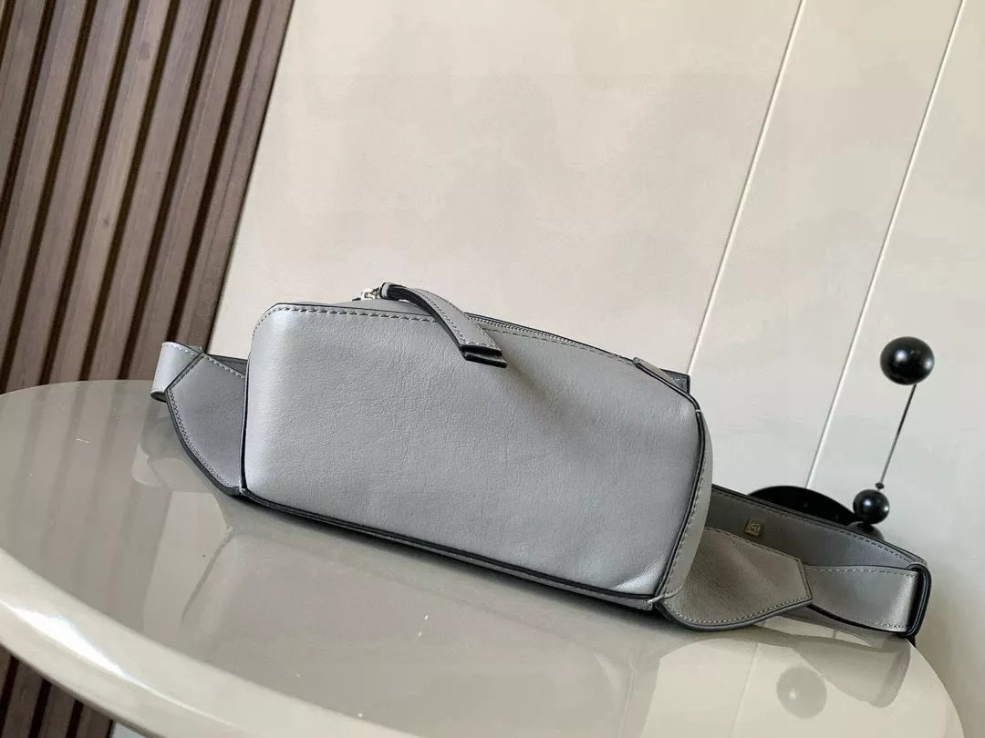 로에베 퍼즐 미니 벨트백 상세 이미지 3
