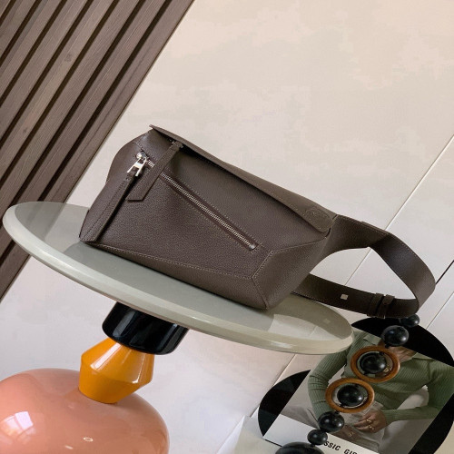 로에베 퍼즐 클래식 소가죽 벨트백