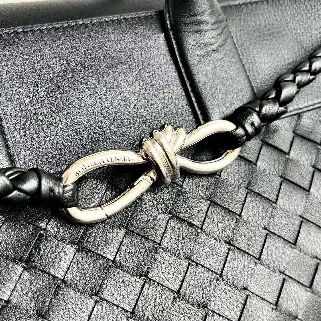보테가베네타 인트레치아토 안디아모 토트 스타일 백 상세 이미지 5