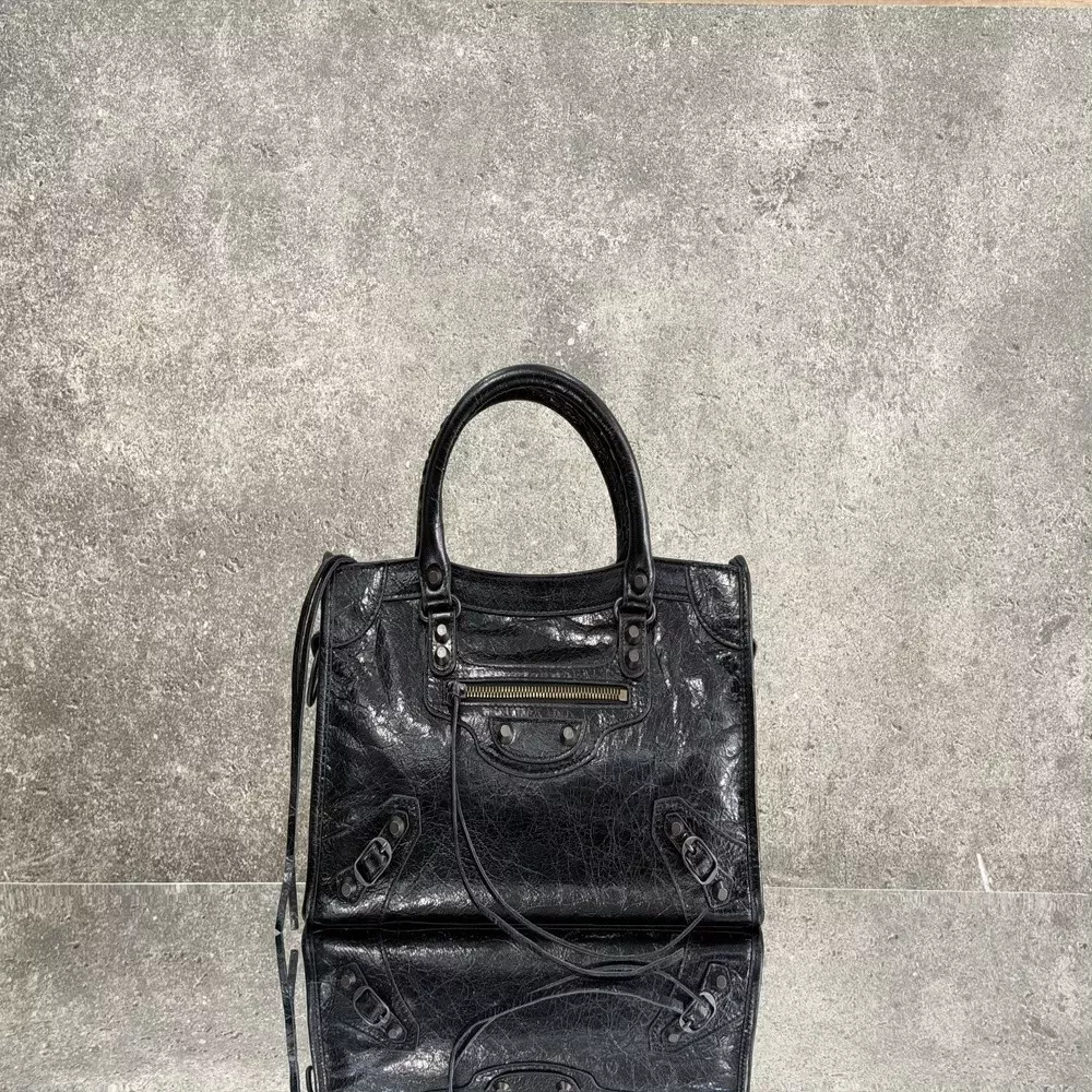 발렌시아가 르시티 미디엄 모터백
