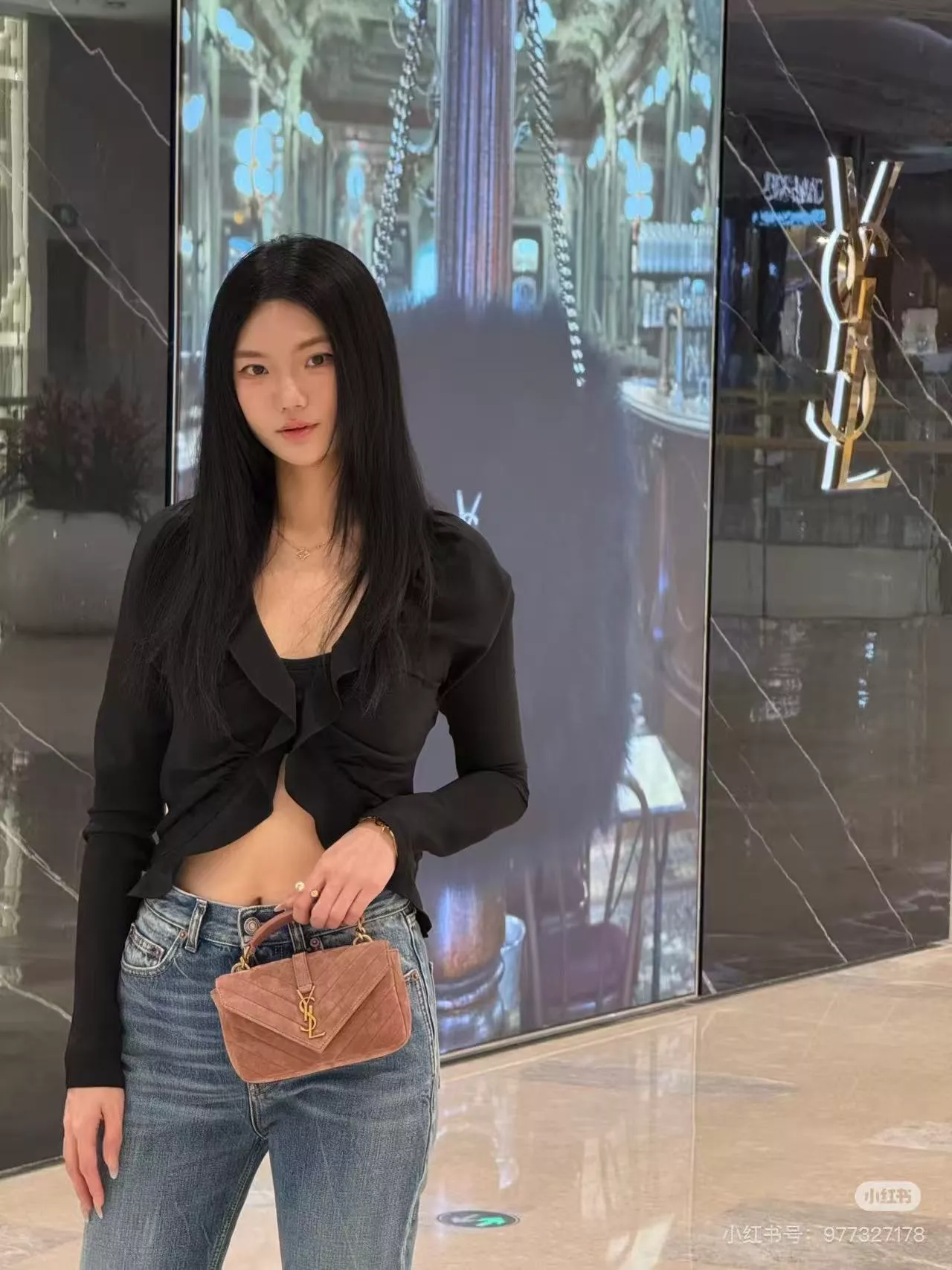 입생로랑 스웨이드 체인 탑핸들 백 상세 이미지 19