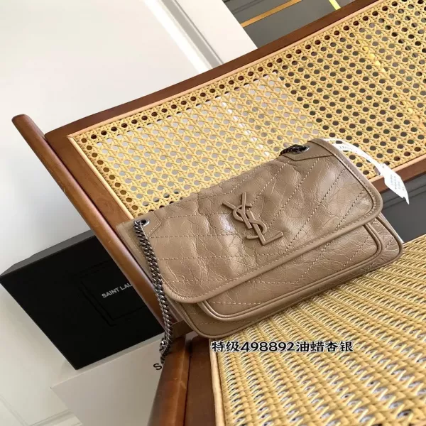 입생로랑 빈티지 플랩 레더 체인백