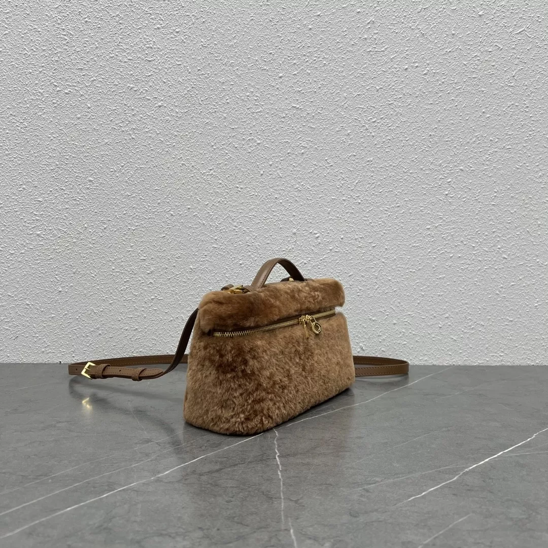 로로피아나 밍크 퍼 투웨이 포켓백 상세 이미지 2