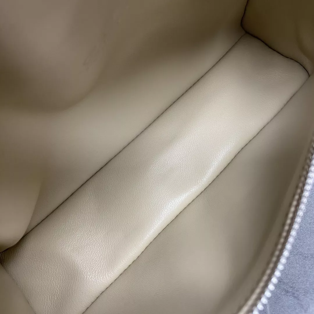 로로피아나 엑스트라 포켓 핸드백 상세 이미지 8