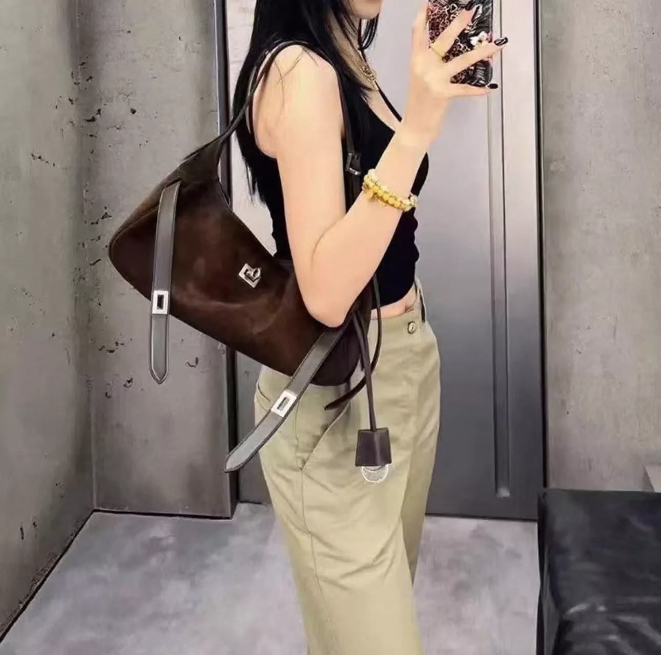 발렌시아가 벨에어 스웨이드 언더암백 상세 이미지 11
