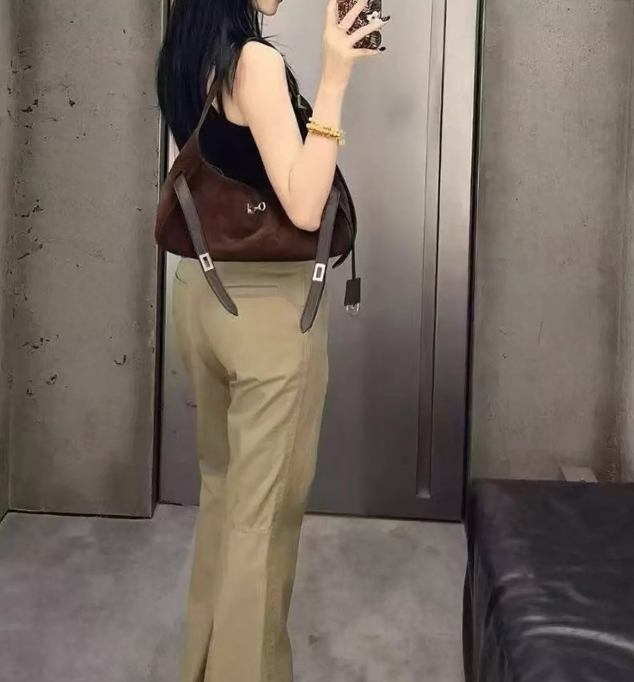 발렌시아가 벨에어 스웨이드 언더암백 상세 이미지 12
