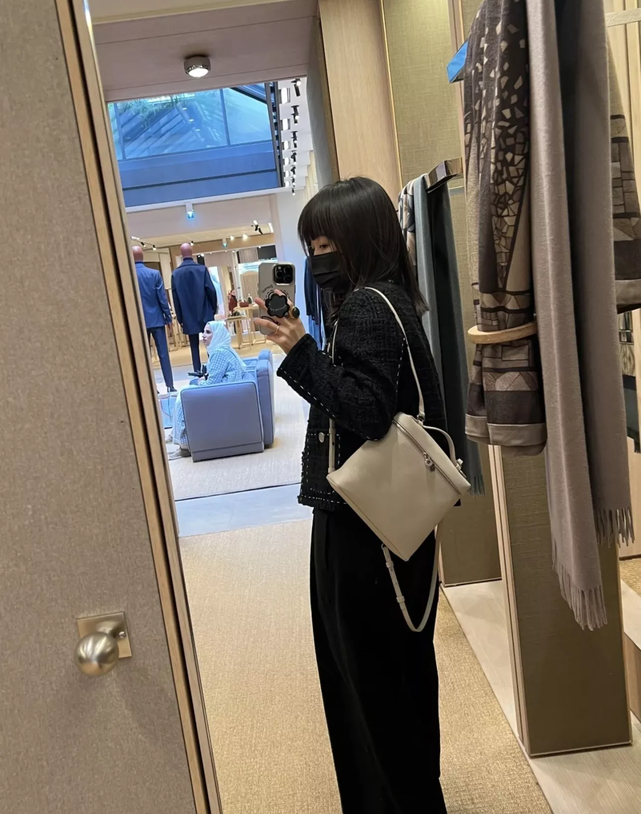 로로피아나 가죽 더블 스트랩 백팩 상세 이미지 15
