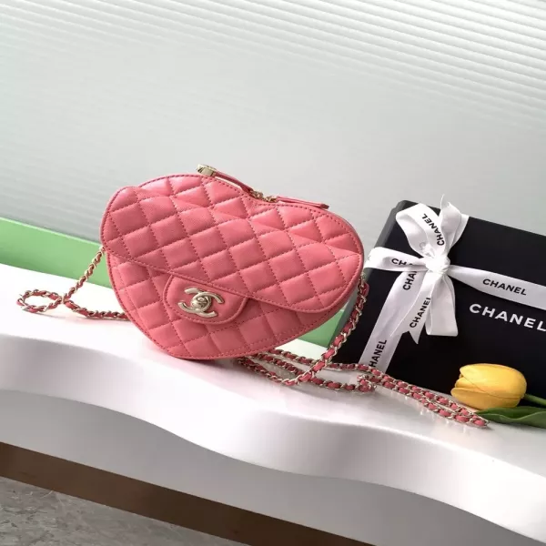 샤넬 하트 퀼팅 체인백