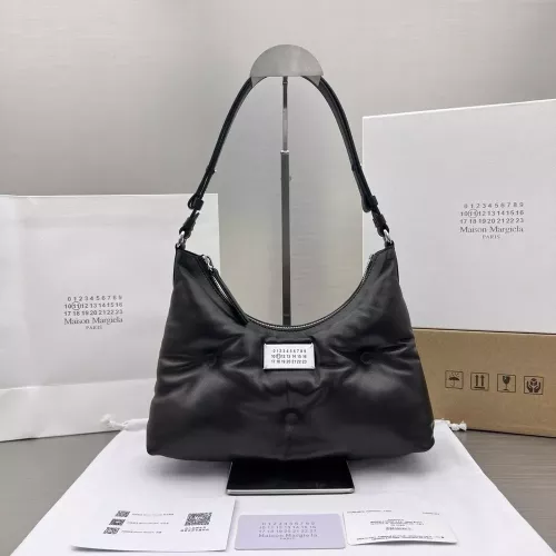 메종마르지엘라 캘린더 디테일 레더 숄더백
