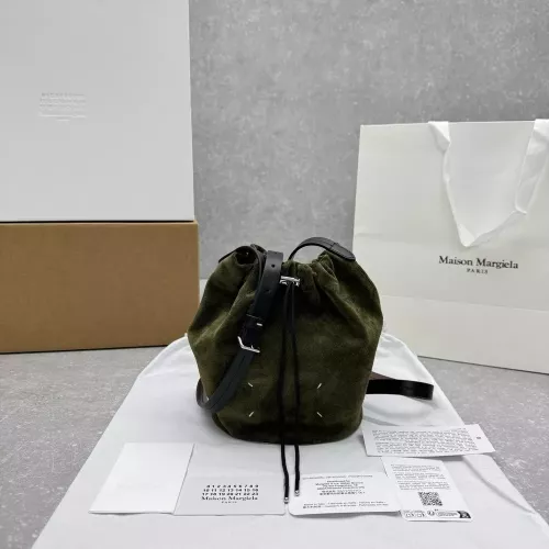 메종마르지엘라 스웨이드 드로우스트링 버킷백