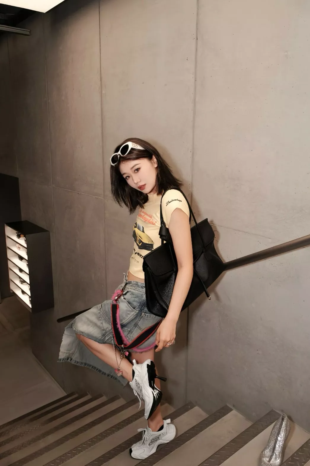 발렌시아가 캐리올 핸드백 상세 이미지 15