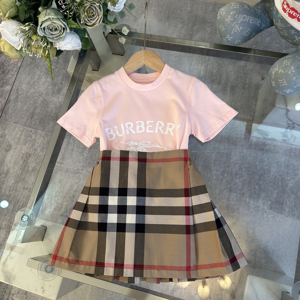 버버리 키즈 반소매 티셔츠 스커트 세트