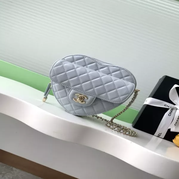 샤넬 하트 퀼팅 체인백