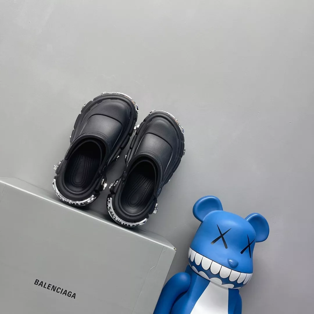 발렌시아가 크록스 콜라보 플랫폼 클로그 상세 이미지 9