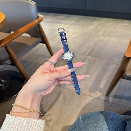 피아제 포제션 쿼츠 스트랩 시계