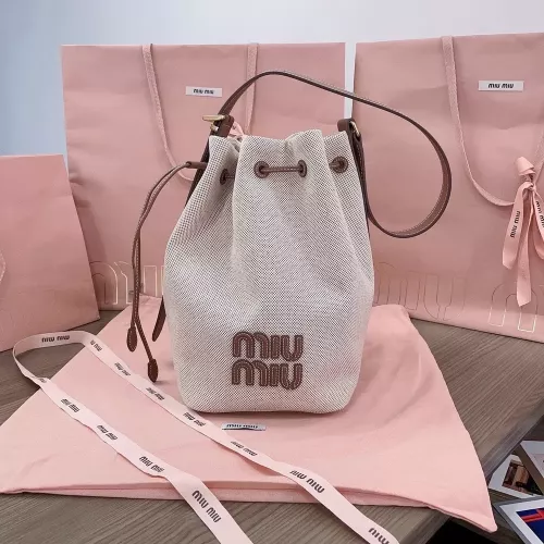 미우미우 캔버스 로고 버킷백