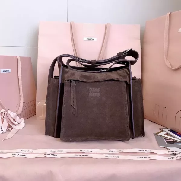 미우미우 스웨이드 멀티포켓 빈티지 무드 백