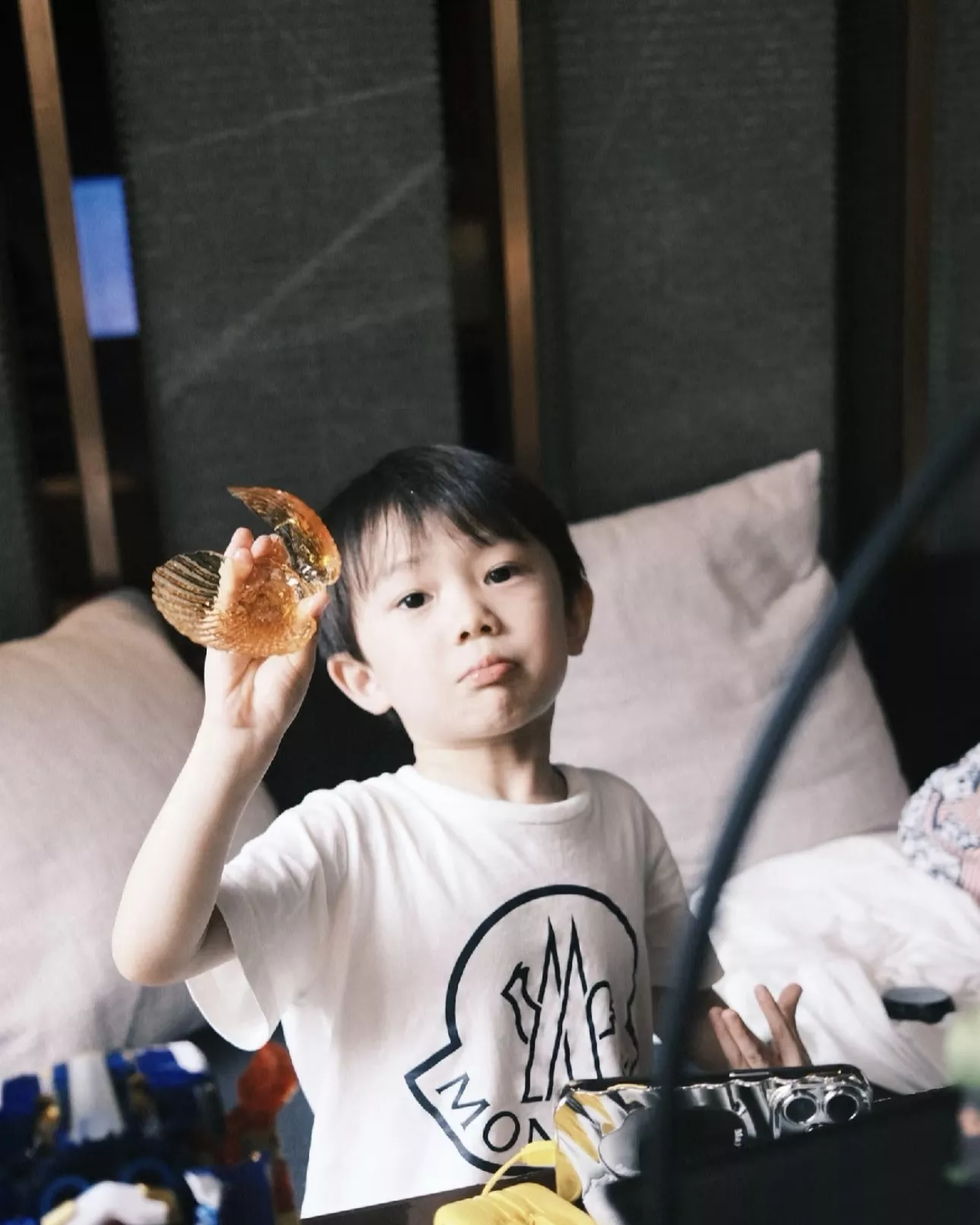 몽클레어 클래식 로고 프린트 코튼 티셔츠 상세 이미지 31