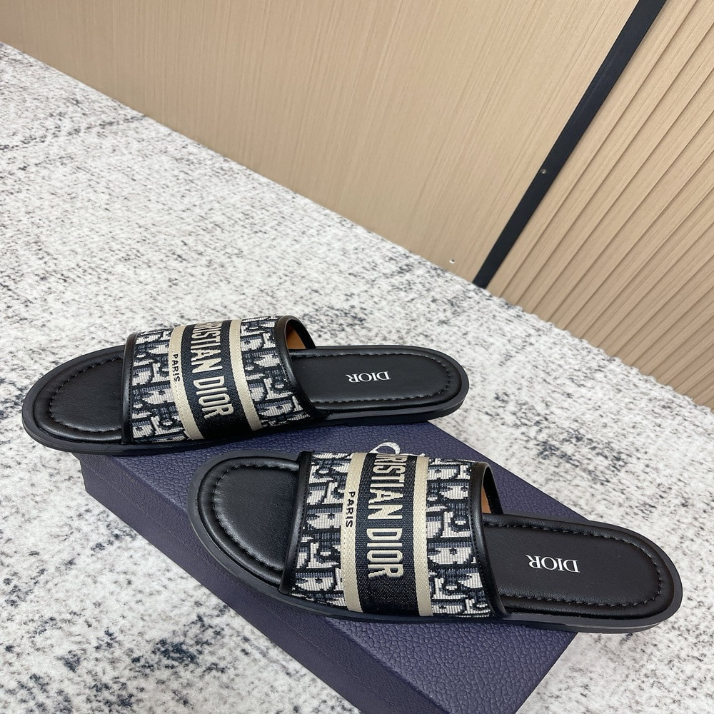 디올 오블리크 로고 슬리퍼