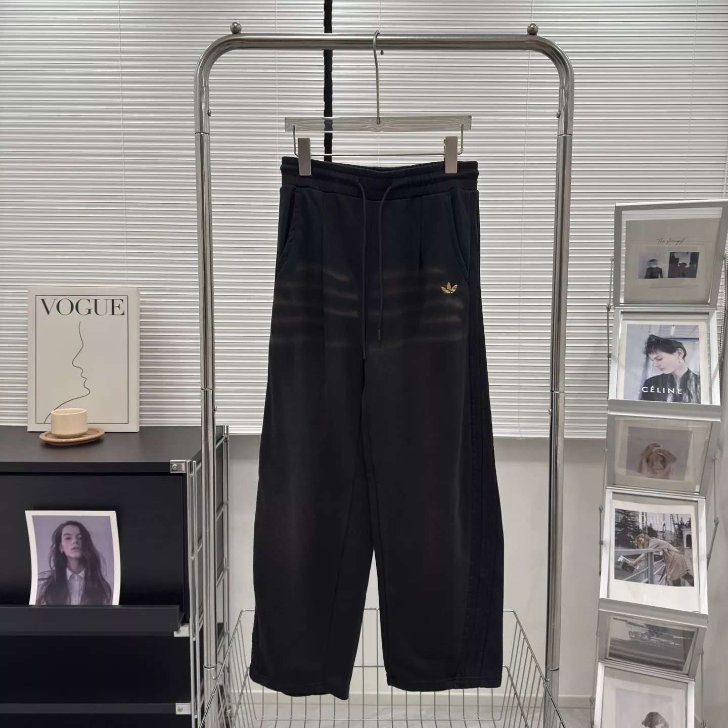 아디다스 오리지널스 삼선 워싱 커브드 팬츠 상세 이미지 4