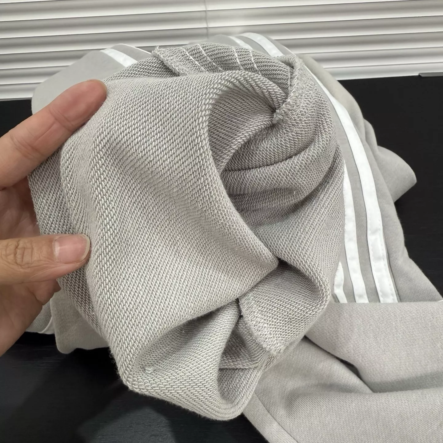 아디다스 오리지널스 삼선 워싱 커브드 팬츠 상세 이미지 12