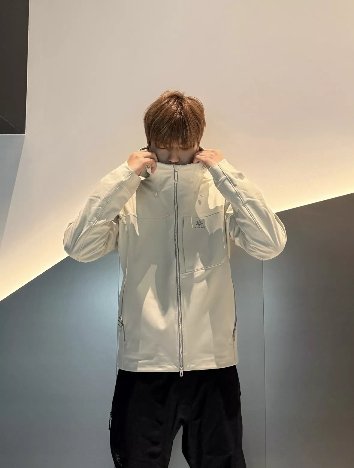 카일라스 스탠드넥 소프트쉘 방풍 재킷 상세 이미지 26