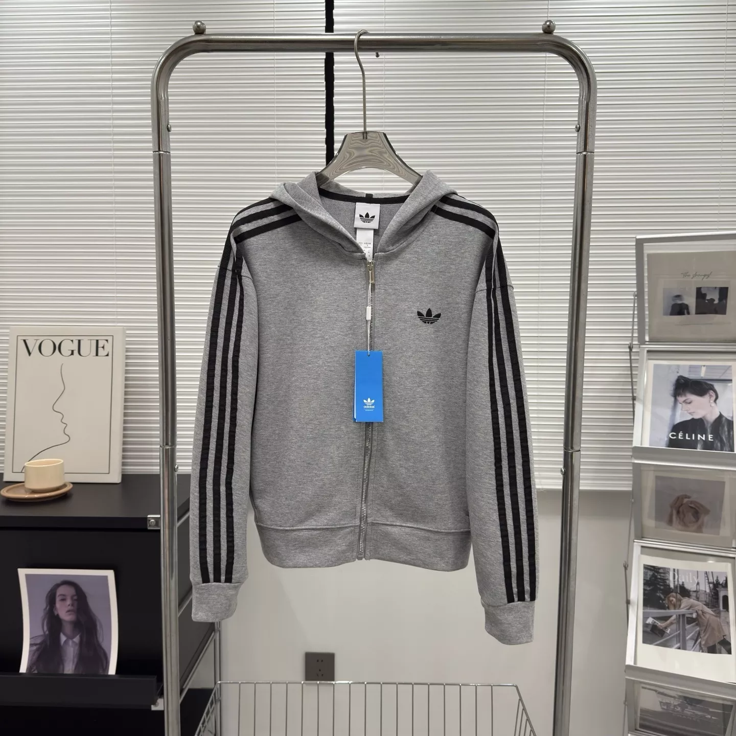 아디다스 삼선 자수 후드 집업 재킷 상세 이미지 2